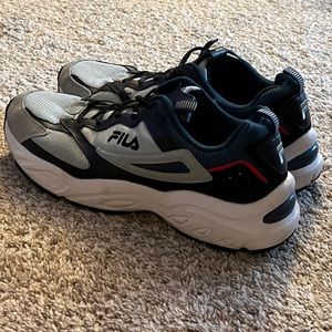 Men’s Fila tennis shoes